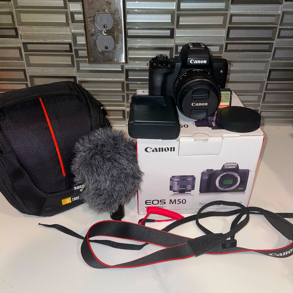 Canon EOS M50